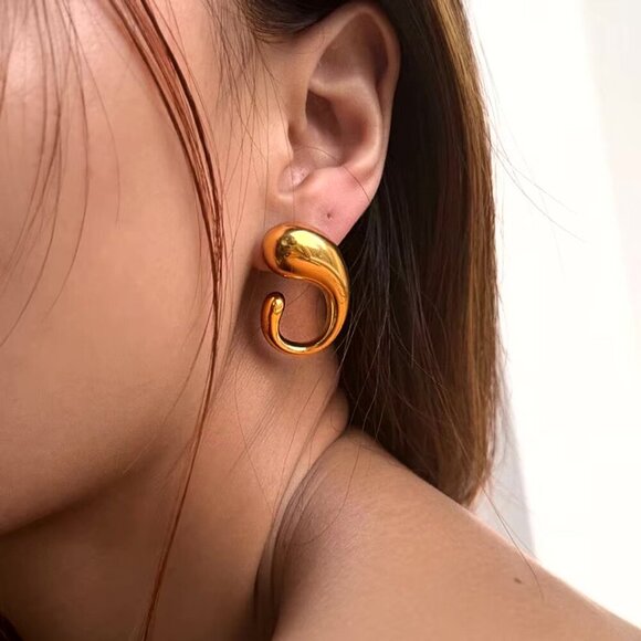 Lili Bold Gold-Tone Geometric Thick Earrings - Stainless Steel, Hypoallergenic - Picture 1 of 6